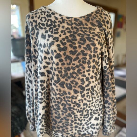 NWT BOUTIQUE ANIMAL PRINT SUPER SOFT OVERSIZED SASSY LOUNGE OR WEAR OUT!! - Picture 1 of 13
